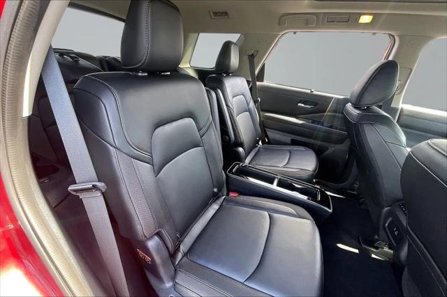 2024 Nissan Pathfinder SL FWD