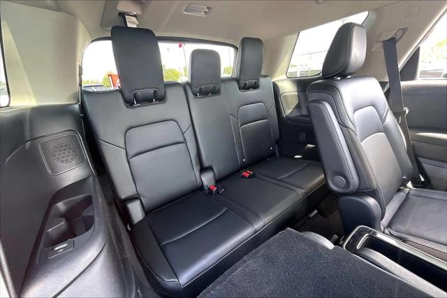 2024 Nissan Pathfinder SL FWD