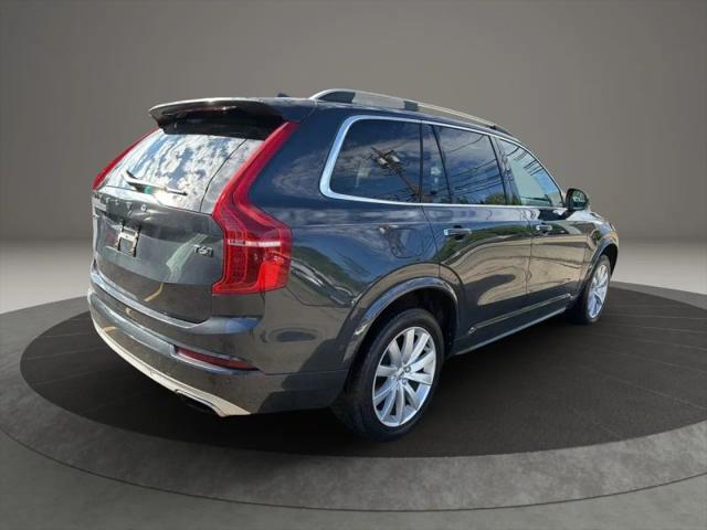 2016 Volvo XC90 T6 Momentum