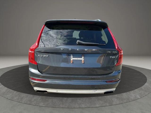 2016 Volvo XC90 T6 Momentum