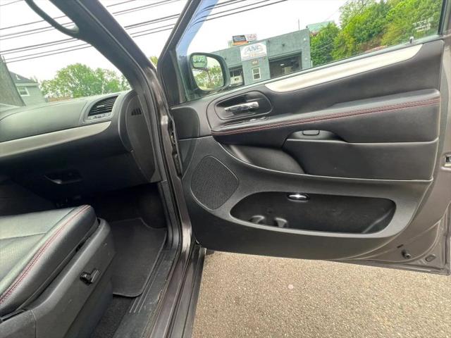 2016 Dodge Grand Caravan R/T