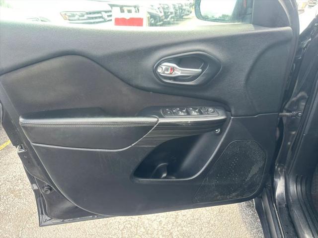 2016 Jeep Cherokee Altitude