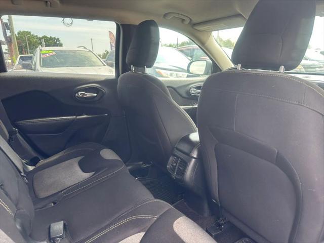 2016 Jeep Cherokee Altitude
