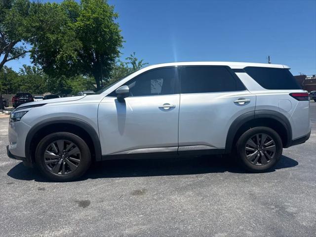 2022 Nissan Pathfinder S 2WD
