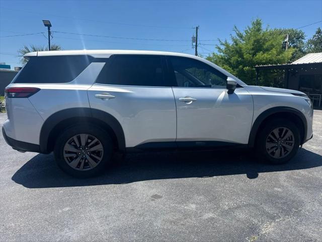 2022 Nissan Pathfinder S 2WD