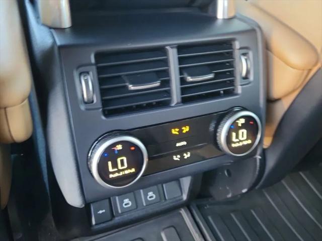 2023 Land Rover Discovery P360 Metropolitan Edition