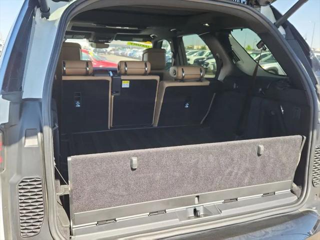 2023 Land Rover Discovery P360 Metropolitan Edition