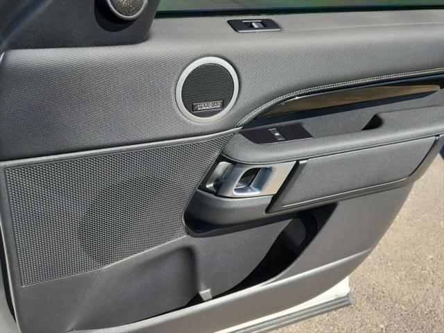 2023 Land Rover Discovery P360 Metropolitan Edition