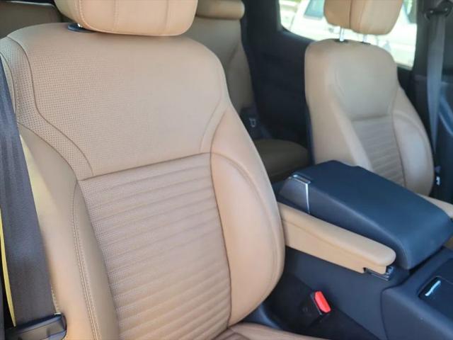 2023 Land Rover Discovery P360 Metropolitan Edition