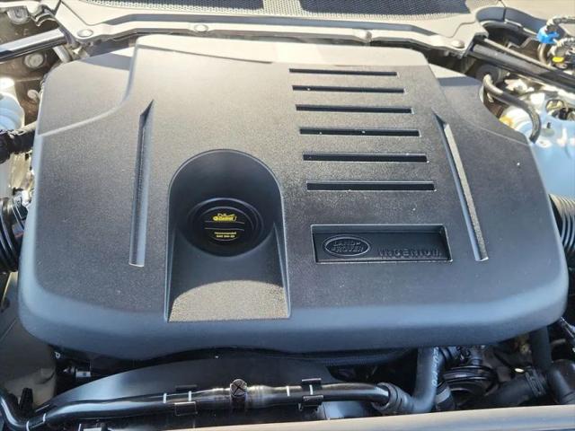 2023 Land Rover Discovery P360 Metropolitan Edition