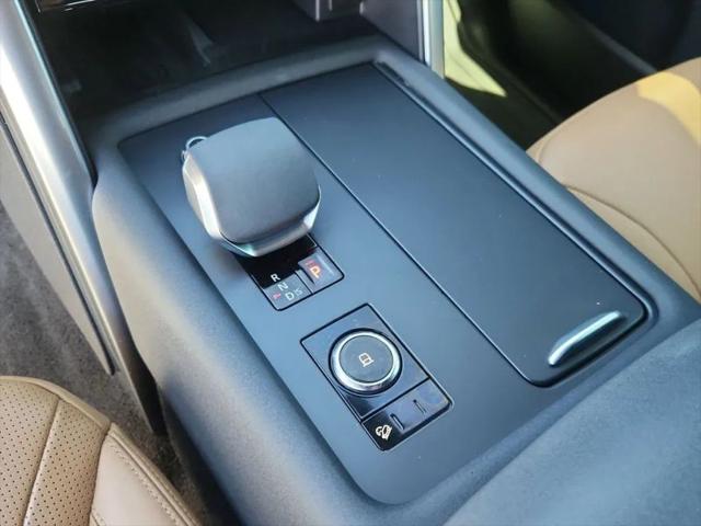 2023 Land Rover Discovery P360 Metropolitan Edition