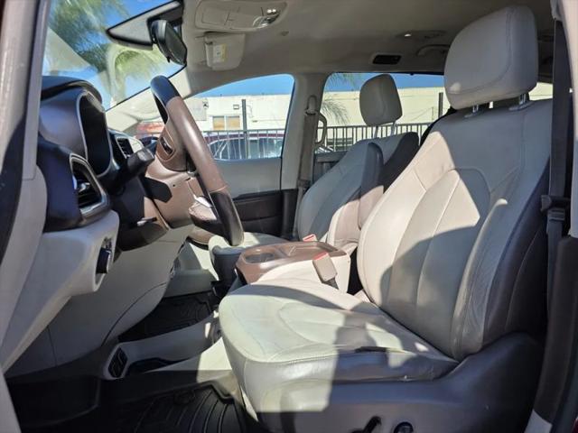 2017 Chrysler Pacifica Touring-L