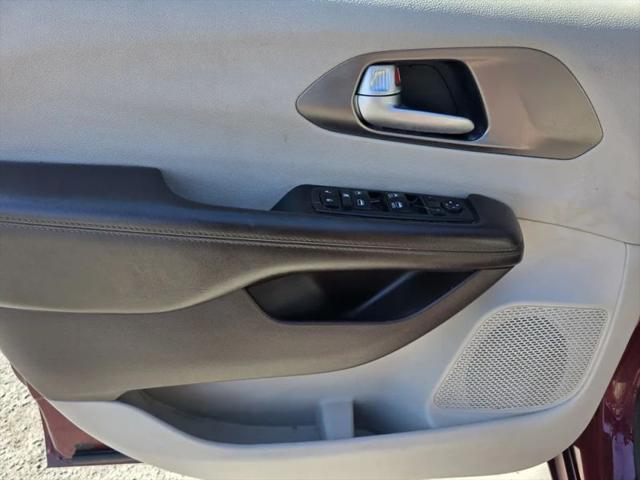 2017 Chrysler Pacifica Touring-L