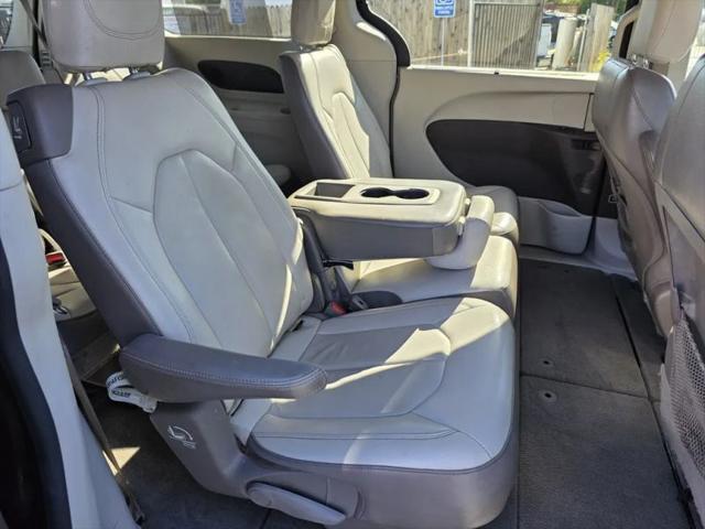 2017 Chrysler Pacifica Touring-L