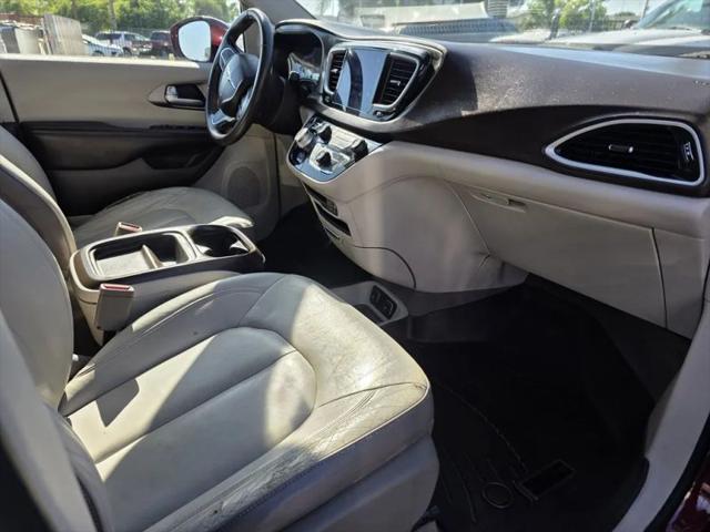 2017 Chrysler Pacifica Touring-L