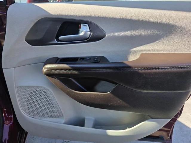 2017 Chrysler Pacifica Touring-L