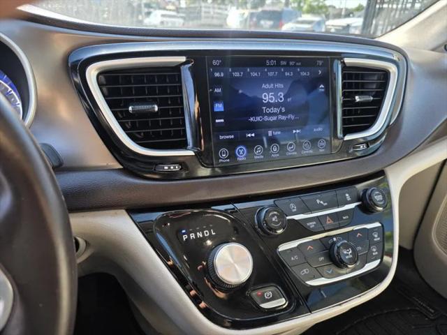 2017 Chrysler Pacifica Touring-L