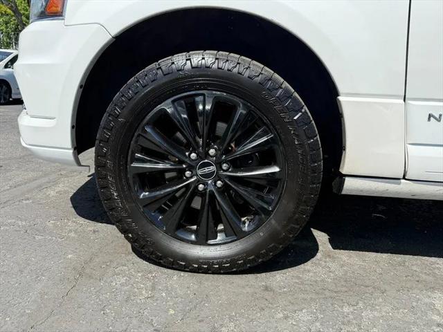 2017 Lincoln Navigator Select