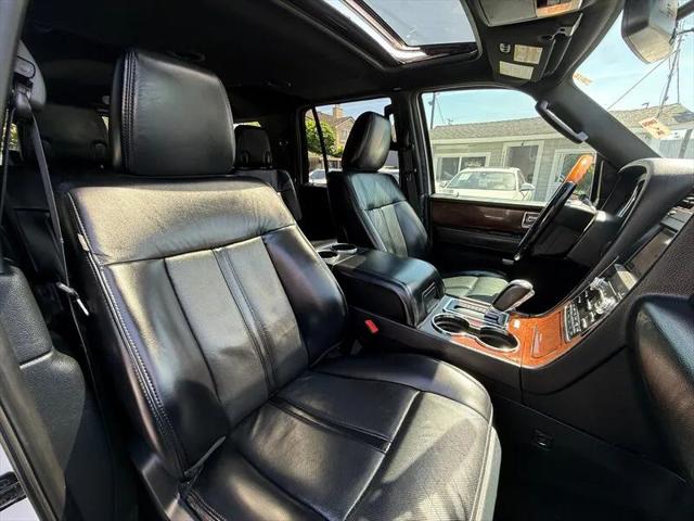 2017 Lincoln Navigator Select