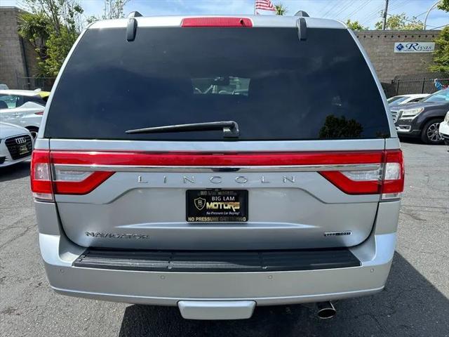 2015 Lincoln Navigator Base