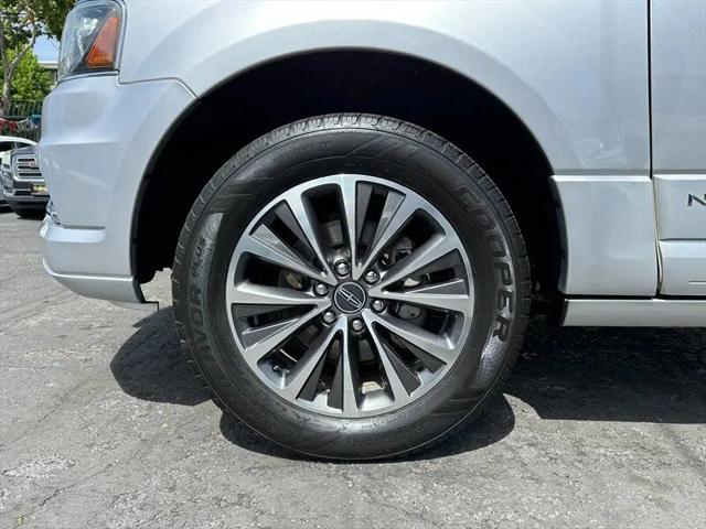 2015 Lincoln Navigator Base