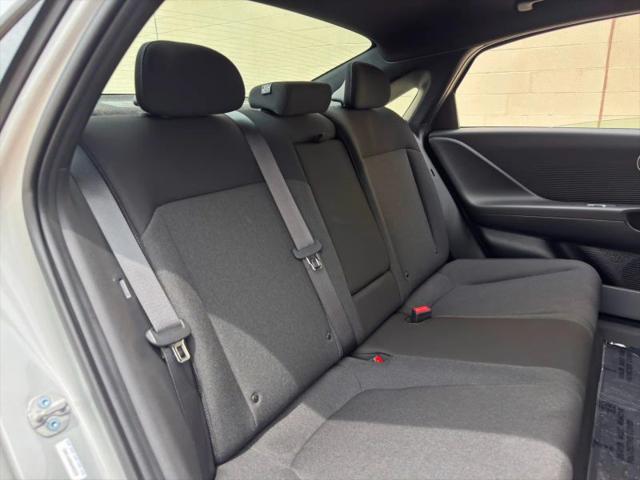 2025 Hyundai IONIQ 6 SE Standard Range
