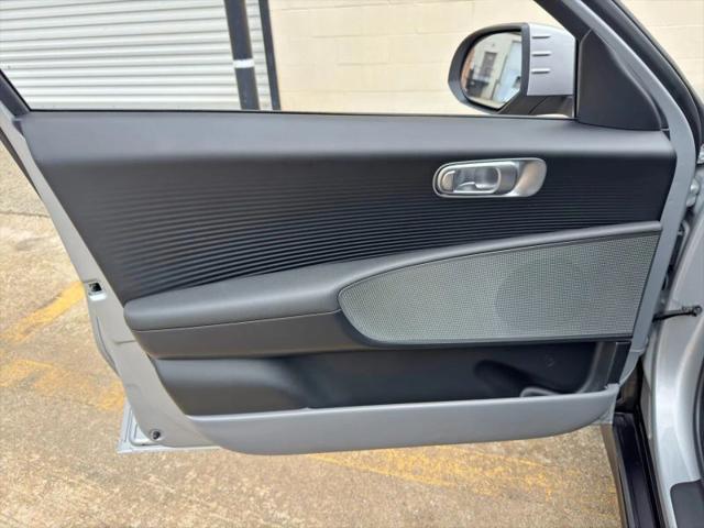 2025 Hyundai IONIQ 6 SE Standard Range