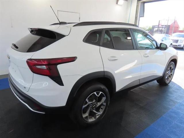 2025 Chevrolet Trax FWD LT