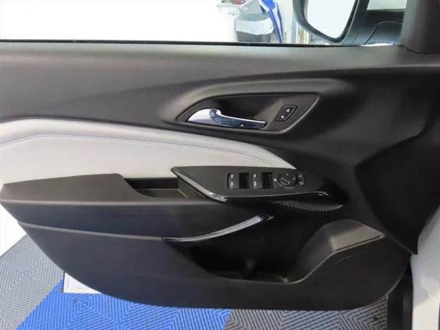 2025 Chevrolet Trax FWD LT