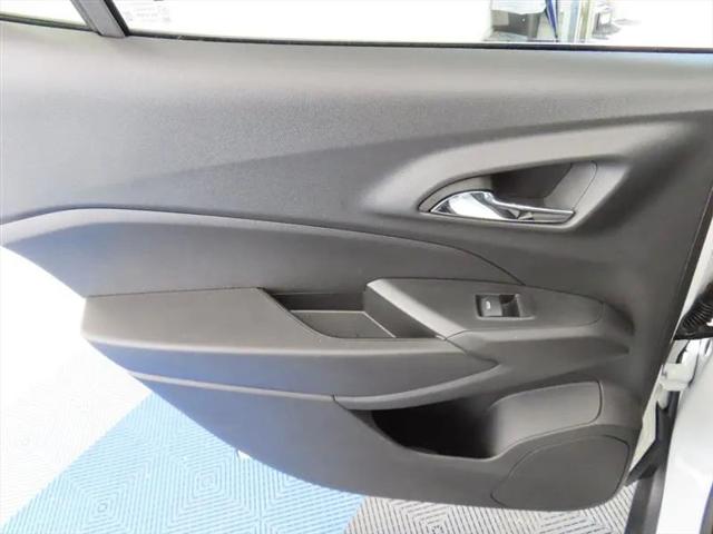 2025 Chevrolet Trax FWD LT