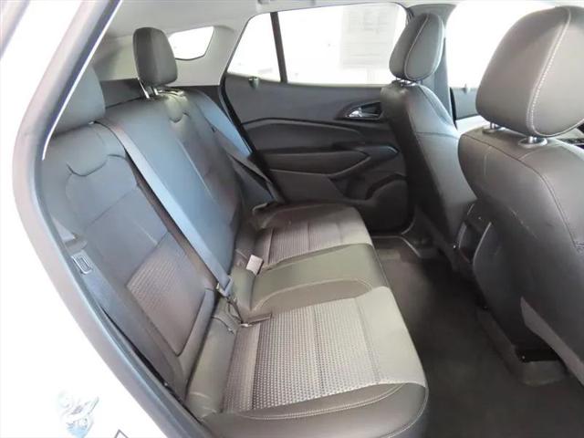 2025 Chevrolet Trax FWD LT