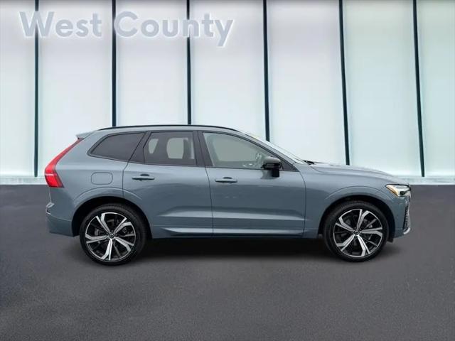 2023 Volvo XC60 B5 Ultimate Dark Theme
