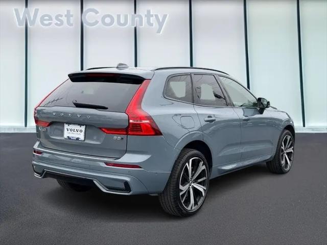 2023 Volvo XC60 B5 Ultimate Dark Theme