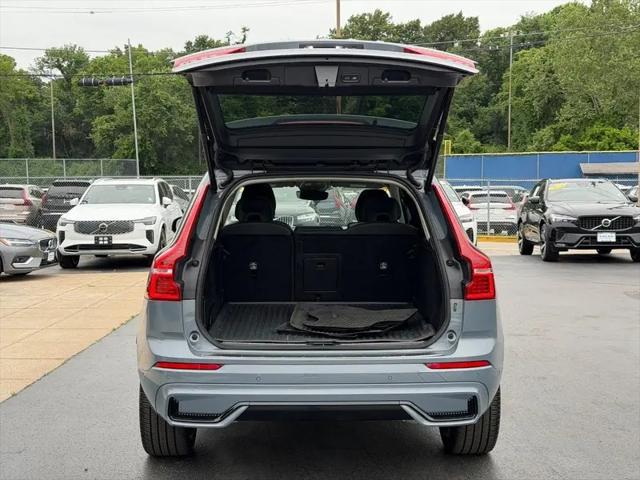 2023 Volvo XC60 B5 Ultimate Dark Theme