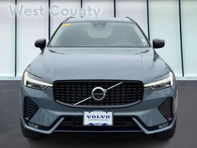 2023 Volvo XC60 B5 Ultimate Dark Theme