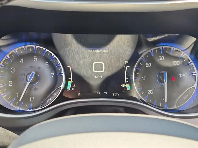 2027 Chrysler Pacifica Select