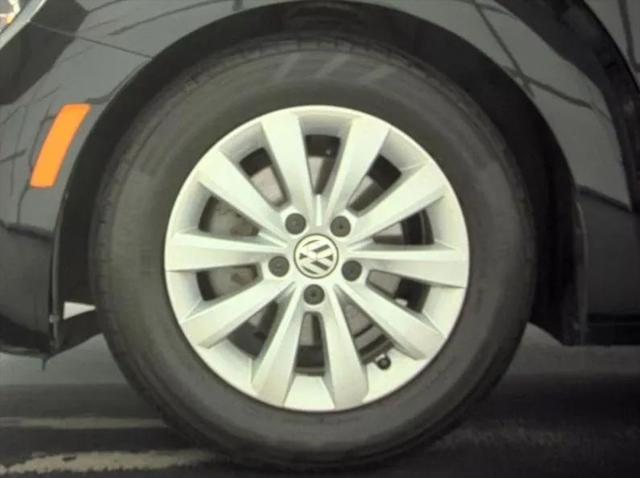 2015 Volkswagen Beetle 1.8T Fleet Edition