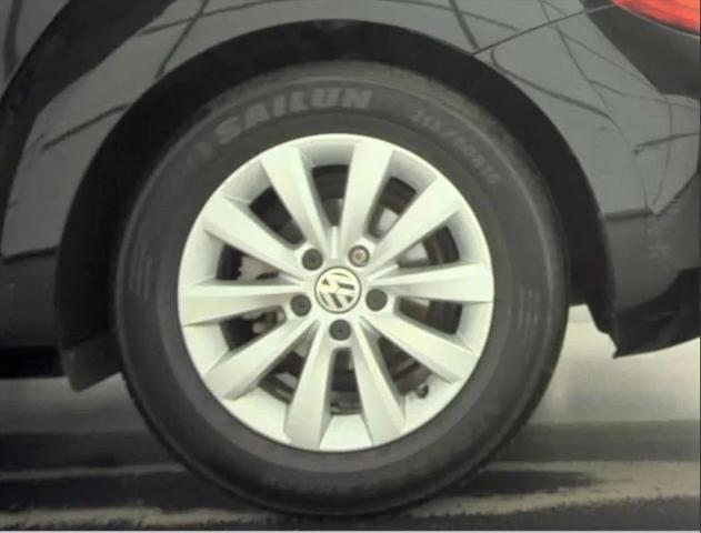2015 Volkswagen Beetle 1.8T Fleet Edition