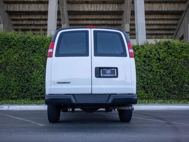 2022 Chevrolet Express Cargo Van RWD 2500 Regular Wheelbase WT