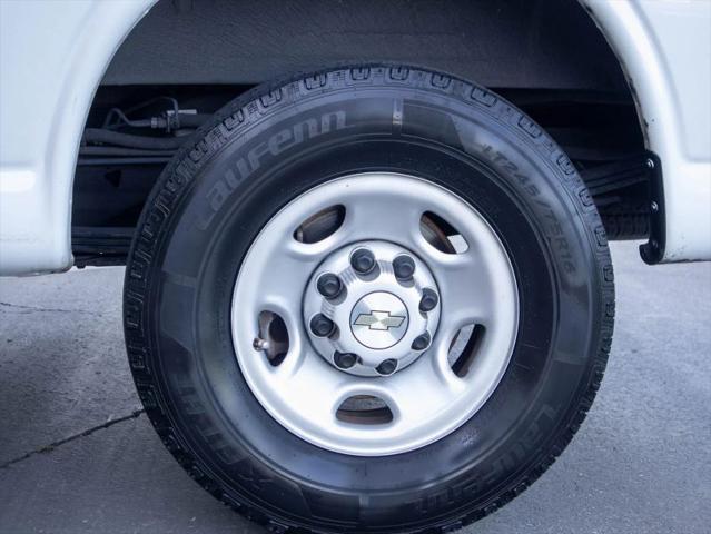 2022 Chevrolet Express Cargo Van RWD 2500 Regular Wheelbase WT