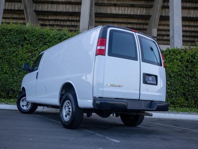 2022 Chevrolet Express Cargo Van RWD 2500 Regular Wheelbase WT