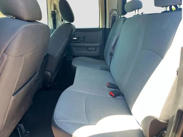 2024 Ram 1500 Classic SLT Quad Cab 4x4 64 Box