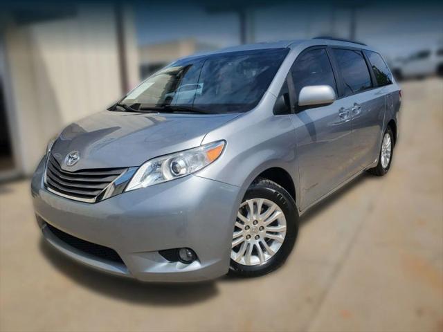 2017 Toyota Sienna XLE 8 Passenger