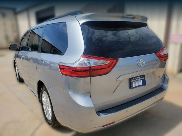 2017 Toyota Sienna XLE 8 Passenger