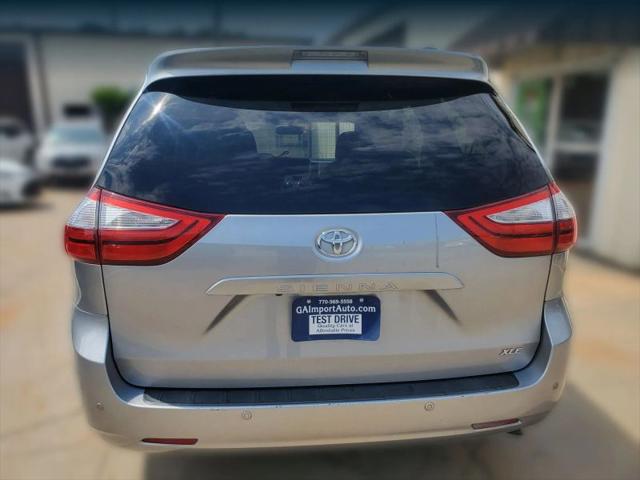 2017 Toyota Sienna XLE 8 Passenger