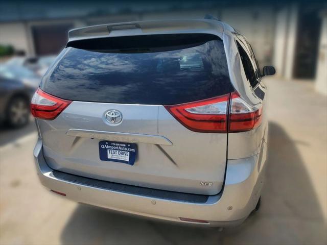 2017 Toyota Sienna XLE 8 Passenger