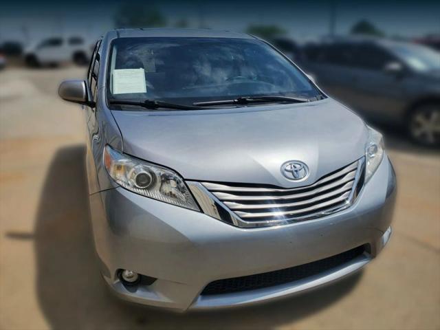2017 Toyota Sienna XLE 8 Passenger