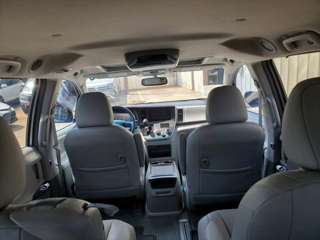 2017 Toyota Sienna XLE 8 Passenger