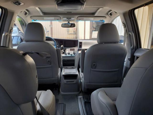 2017 Toyota Sienna XLE 8 Passenger