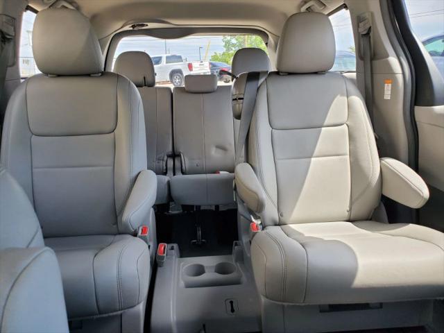 2017 Toyota Sienna XLE 8 Passenger